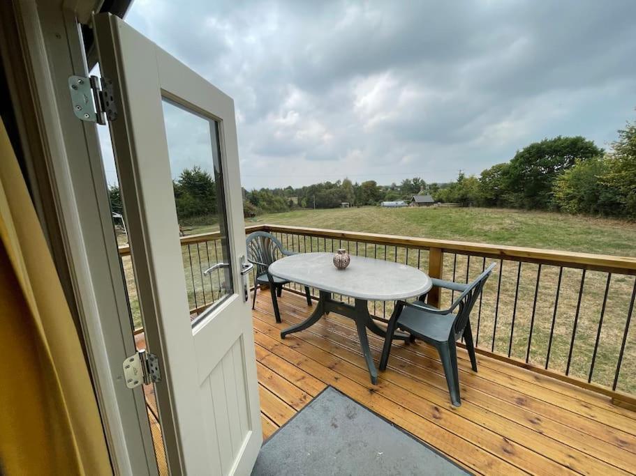 The Old Post Office - Luxurious Shepherds Hut 'far From The Madding Crowd' Based In Rural Dorset. * Todber